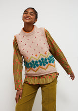 Load image into Gallery viewer, Dr Bloom Jumpy intarsia knit vest Nude
