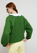 Load image into Gallery viewer, Dr.Bloom Cocoon cosy cardigan Verde
