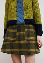 Load image into Gallery viewer, Dr. Bloom Braid front knit Verde
