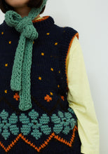 Load image into Gallery viewer, Dr Bloom Jumpy intarsia knit vest Azul
