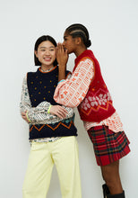 Load image into Gallery viewer, Dr Bloom Jumpy intarsia knit vest Rojo
