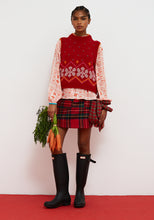 Load image into Gallery viewer, Dr Bloom Jumpy intarsia knit vest Rojo
