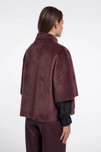Load image into Gallery viewer, Rino &amp; Pelle Dewi faux fur cape chocolate Bean
