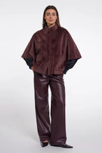 Load image into Gallery viewer, Rino &amp; Pelle Dewi faux fur cape chocolate Bean
