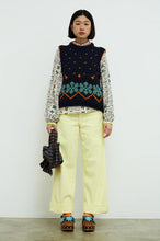 Load image into Gallery viewer, Dr Bloom Jumpy intarsia knit vest Azul
