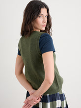 Load image into Gallery viewer, Seasalt East view vest Light Olive
