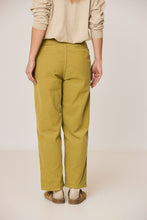 Load image into Gallery viewer, Indi &amp; Cold Tapered  leg corduroy trouser Safari Green
