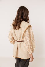 Load image into Gallery viewer, Indi &amp; Cold Teddy sherpa gilet Camel
