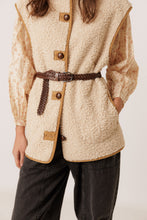 Load image into Gallery viewer, Indi &amp; Cold Teddy sherpa gilet Camel

