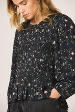 Load image into Gallery viewer, Indi &amp; Cold Floral print smock blouse Marino
