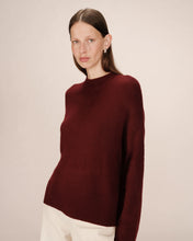 Load image into Gallery viewer, Grace &amp; Mila Salty oversized sweater Bordeaux
