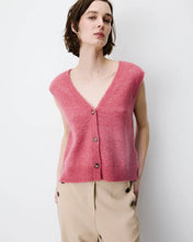 Load image into Gallery viewer, Grace &amp; Mila Nars knit waistcoat Blush

