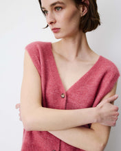 Load image into Gallery viewer, Grace &amp; Mila Nars knit waistcoat Blush
