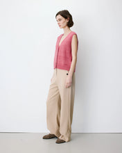 Load image into Gallery viewer, Grace &amp; Mila Nars knit waistcoat Blush
