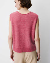 Load image into Gallery viewer, Grace &amp; Mila Nars knit waistcoat Blush
