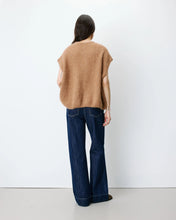 Load image into Gallery viewer, Grace &amp; Mila Addison oversized knit waistcoat Camel
