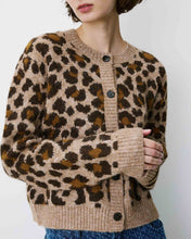 Load image into Gallery viewer, Grace &amp; Mila Agnes jacquard knit cardigan Leo
