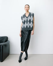 Load image into Gallery viewer, Grace &amp; Mila Arelio argylle diamond knit tank Anthracite
