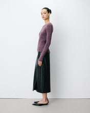 Load image into Gallery viewer, Grace &amp; Mila Auryn fitted fluffy rib sweater Aubergine
