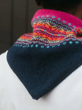 Load image into Gallery viewer, Eribe Fairisle merino neckerchief Salsa Tango
