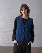 Load image into Gallery viewer, Bibico Freya merino wool vest Light Navy
