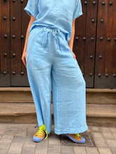 Load image into Gallery viewer, Dr.Bloom Bomba linen trousers Sky
