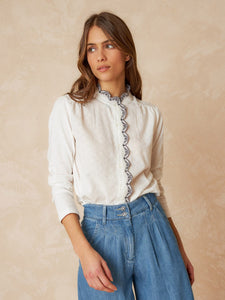 Indi & Cold Scallop embroidered front shirt White