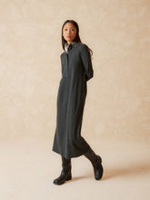 Load image into Gallery viewer, Indi &amp; Cold Rice stitch long knit dress Charcoal
