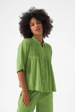 Load image into Gallery viewer, Chico Soleil Rusty textured pintuck shirt Peridot Green - CW CW 
