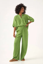 Load image into Gallery viewer, Chico Soleil Rusty textured pintuck shirt Peridot Green - CW CW 
