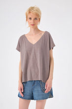 Load image into Gallery viewer, Chico Soleil Roxy 3 relaxed t shirt Gris Stoneware - CW CW 
