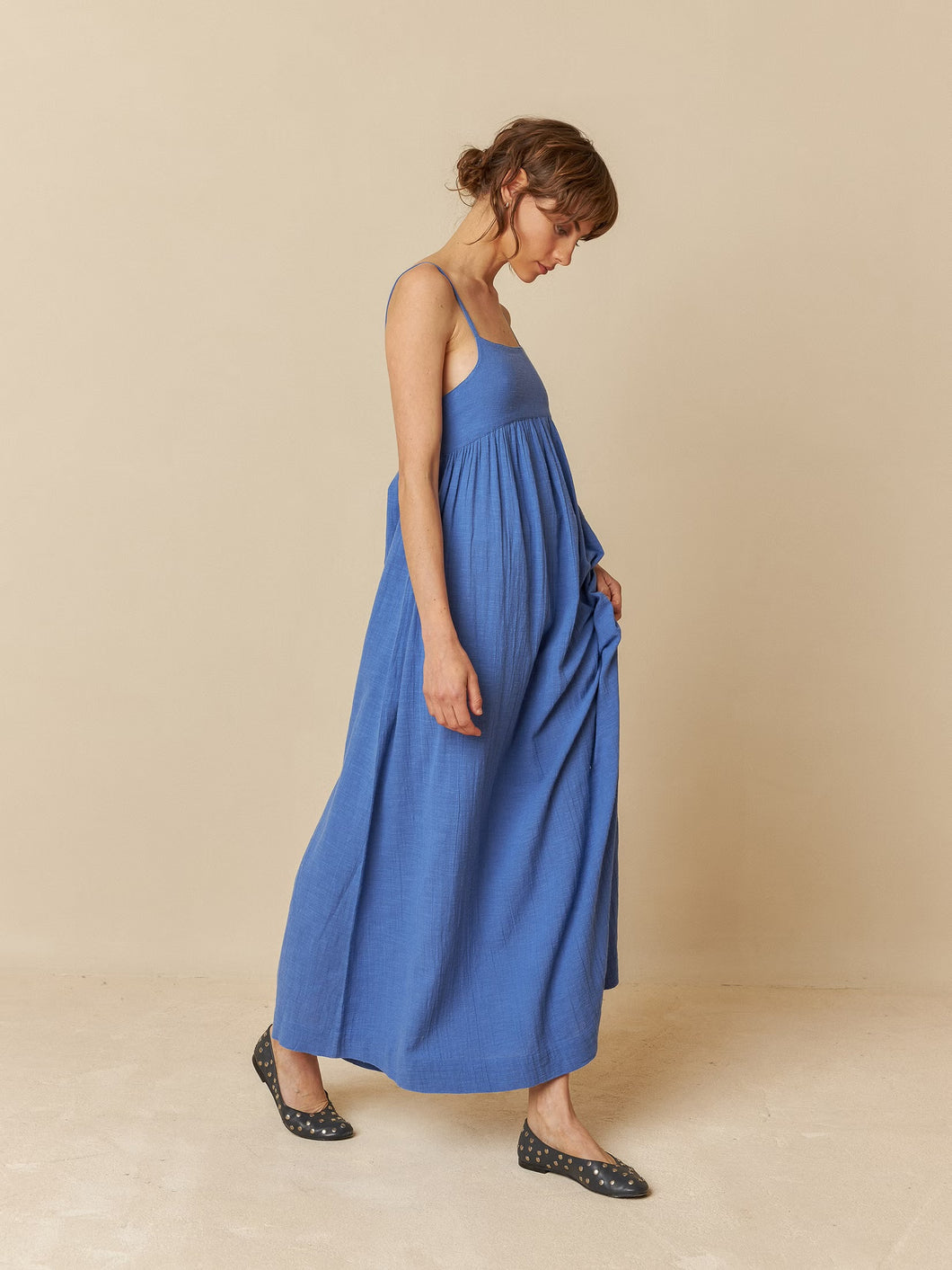 Indi & Cold strappy bow back maxi dress Azul