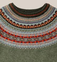 Load image into Gallery viewer, Eribe Alpine merino wool short sweater Braemar
