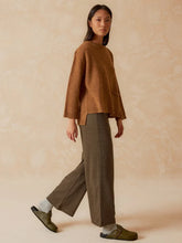 Load image into Gallery viewer, Indi &amp; Cold Patch pocket sweater Camel
