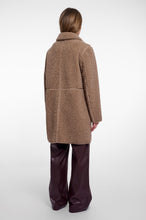 Load image into Gallery viewer, Rino &amp; Pelle Juna reversible teddy coat Mocha Latte
