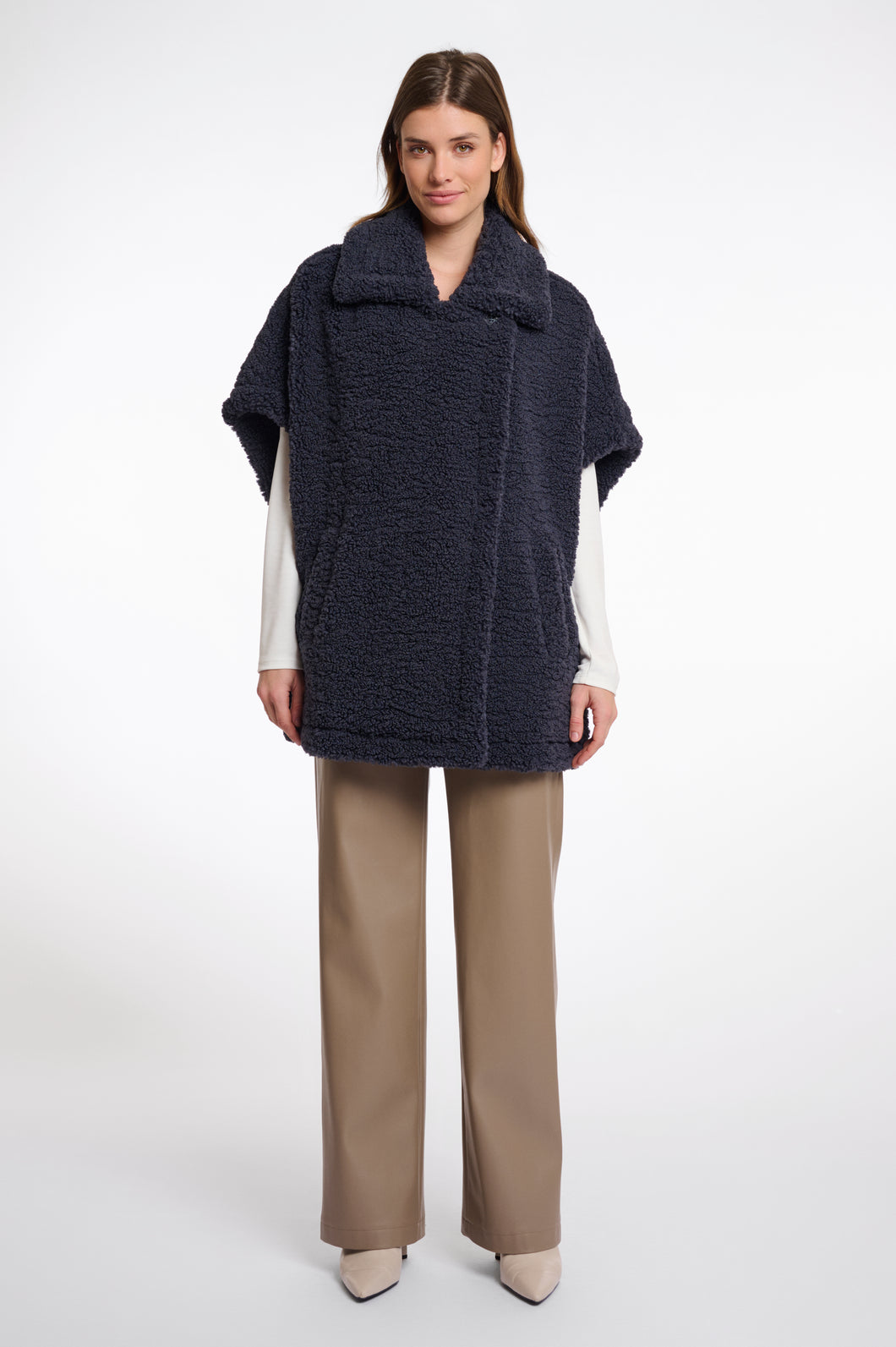 Rino & Pelle Luca teddy fur cape Night Grey