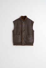 Load image into Gallery viewer, Indi &amp; Cold Reversible shearling waistcoat Chocolate
