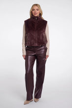 Load image into Gallery viewer, Rino &amp; Pelle Nikki faux fur zip detail waistcoat Chocolate bean
