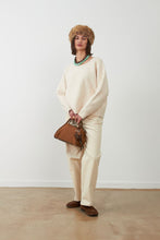Load image into Gallery viewer, Orfeo Tam relaxed easy knit Ecru
