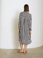 Load image into Gallery viewer, Skatïe Striped print satin shirt dress Navy
