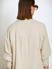 Load image into Gallery viewer, Skatïe Crinkle cotton boxy jacket Flax
