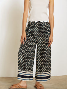 Skatïe Diamond graphic trouser with contrast stripe cuff detail Navy