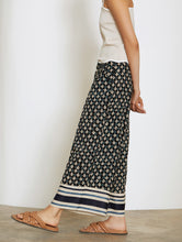 Load image into Gallery viewer, Skatïe Diamond graphic trouser with contrast stripe cuff detail Navy
