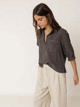 Load image into Gallery viewer, Indi &amp; Cold Combination loose fit shirt Carbon - CW CW 
