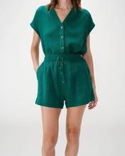 Load image into Gallery viewer, Grace &amp; Mila Wasabi crinkle shorts Emerald
