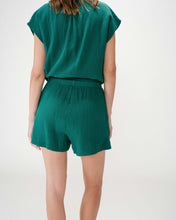 Load image into Gallery viewer, Grace &amp; Mila Wasabi crinkle shorts Emerald
