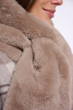 Load image into Gallery viewer, Rino &amp; Pelle Stip faux fur scarf Moch Latte
