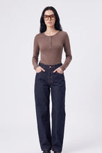 Load image into Gallery viewer, Artlove Vicki button front LS top Brown
