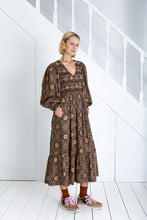 Load image into Gallery viewer, Bonté Troy graphic star print ruched dress Midnight Sand
