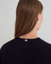 Load image into Gallery viewer, Yerse Detachable scarf sweater Navy
